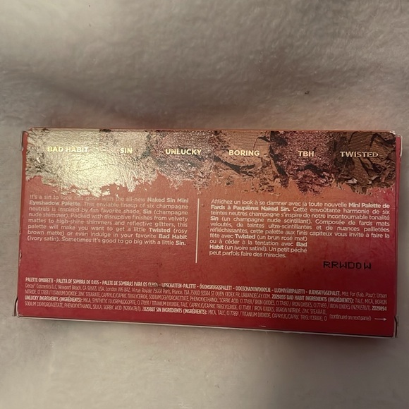 NIB Urban Decay Naked Sin Eyeshadow Palette - Picture 3 of 3
